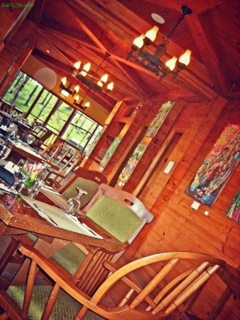 Le Chef, Corridor Dining with a View of Artwork on the Walls