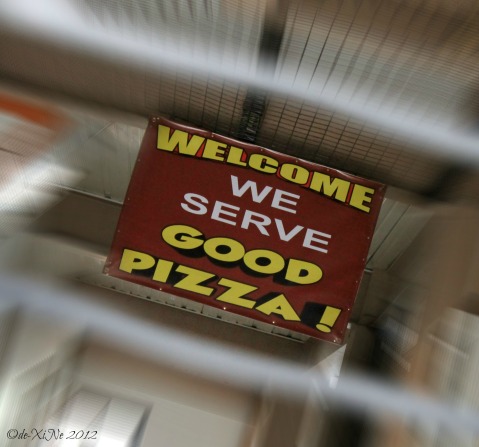 Zio's 'good pizza' sign