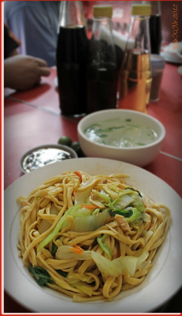 Rose Cafe pancit guisado