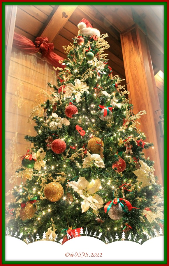 Forest House Bistro and Cafe christmas tree