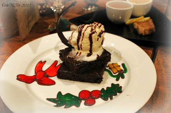 Forest House Bistro and Cafe double decker chocolate ala mode