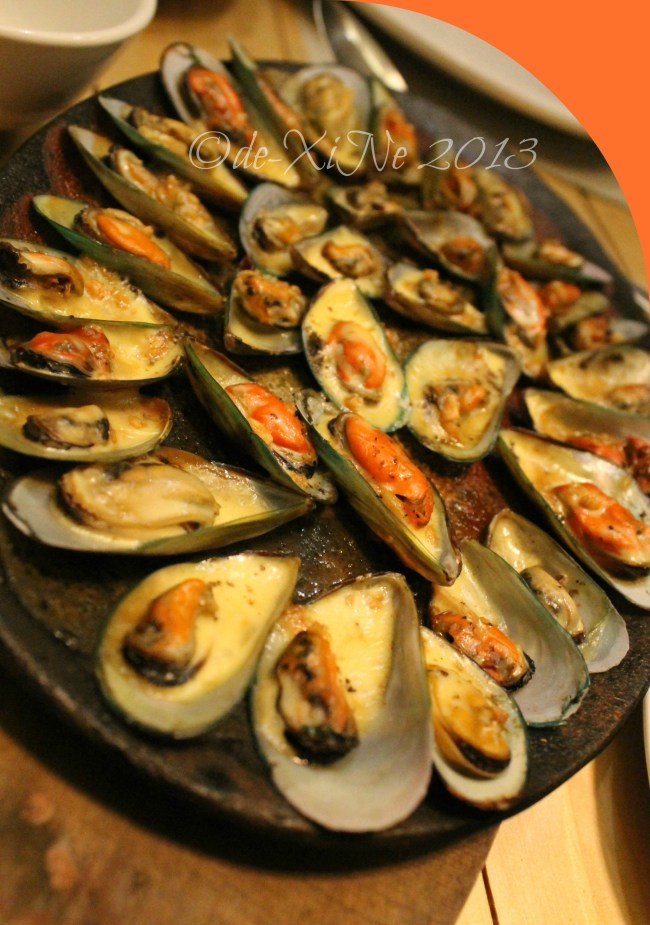 Backyard Baguio sizzling tahong