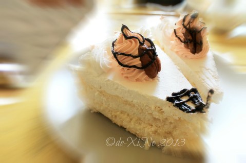 Kiwi's Bread and Pastry Shop Baguio pavlova