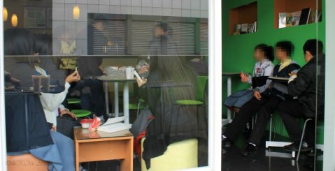 students hanging out at Latreia Baguio 