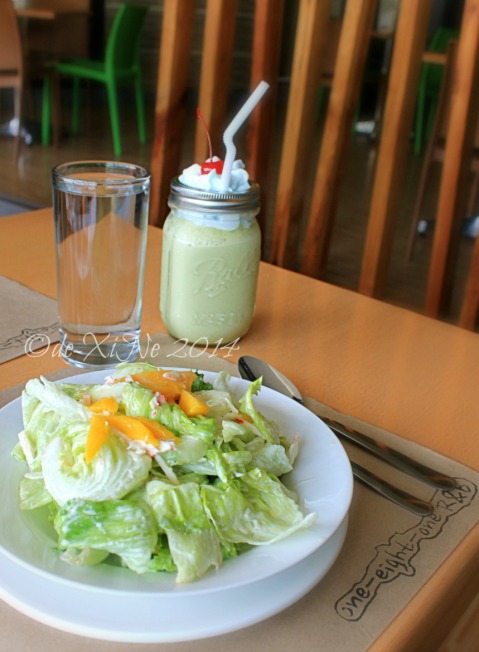 181 Restaurant and Bar at La Fern Hotel Baguio crab and mango salad and green tea smoothie 2014