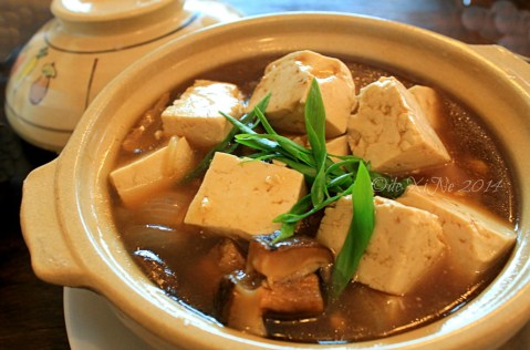 Mei Hwa Chinese Restaurant and Deli Baguio braised tofu and mushrooms in a pot