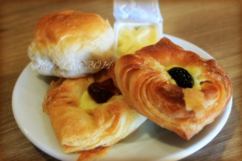 Elements at Newtown Square Plaza Hotel Baguio croissants and bread roll with butter