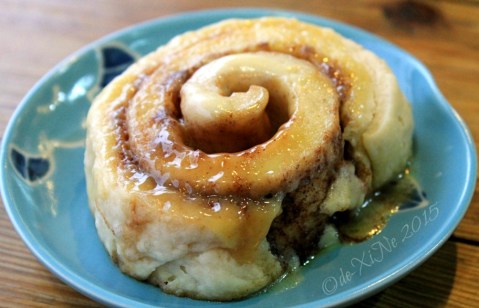 Baguio Teacup and Cake cinnamon roll