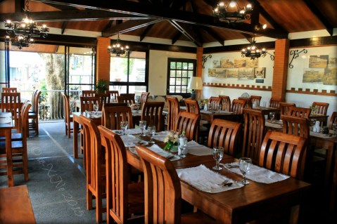 indoor dining at Baguio La Parilla Cafe and Grill at Inn Rocio 2015