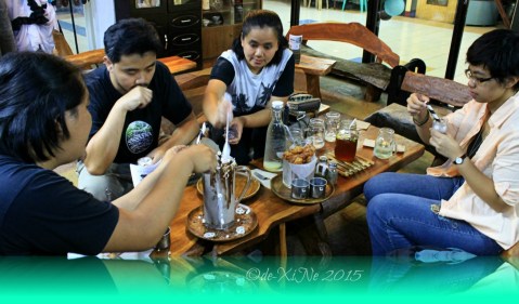 2015-11-10 Baguio Pandora's Box Tavern Cafe filling our glasses with diabeetus cookies and cream 