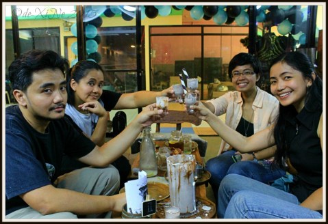 2015-11-10 Baguio Pandora's Box Tavern Cafe a toast