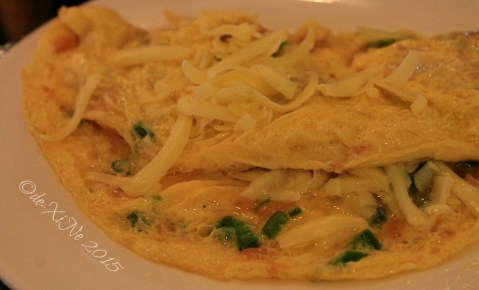 Baguio Le Twist Cafe at Forest Lodge toppings all in, everything but the kitchen sink omelette 2015