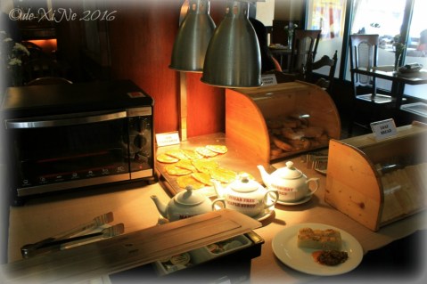 more good bread and pancakes at Baguio Voyager Restaurant at El Cielito Inn (11)