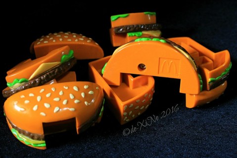 2016-08-24 Baguio McDonalds Happy Meal burger puzzle (1)