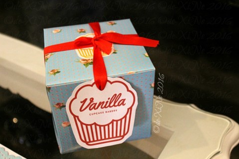 Baguio Vanilla Cupcake Bakery at Kamiseta Hotel 2016 Baguio Vanilla Cupcake Bakery at Kamiseta Hotel take away box