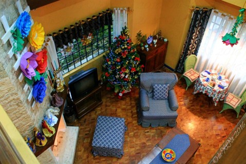 2016-12-09-baguio-le-coq-floral-touch-of-provence-in-city-of-pines-12 view of living room from the top