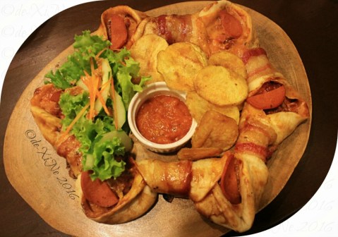 Baguio Ze Creamery 2016 pizza pullover