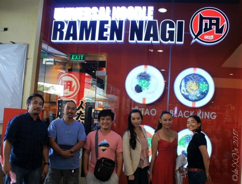 X and foodie blogging friends at Baguio Ramen Nagi 2017