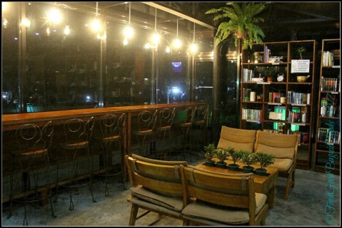 Baguio R & B Cafe and Library dining area 2017