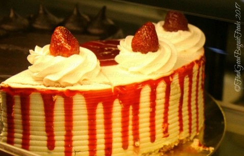 Baguio Beans Talk at SM strawberry cake 2017